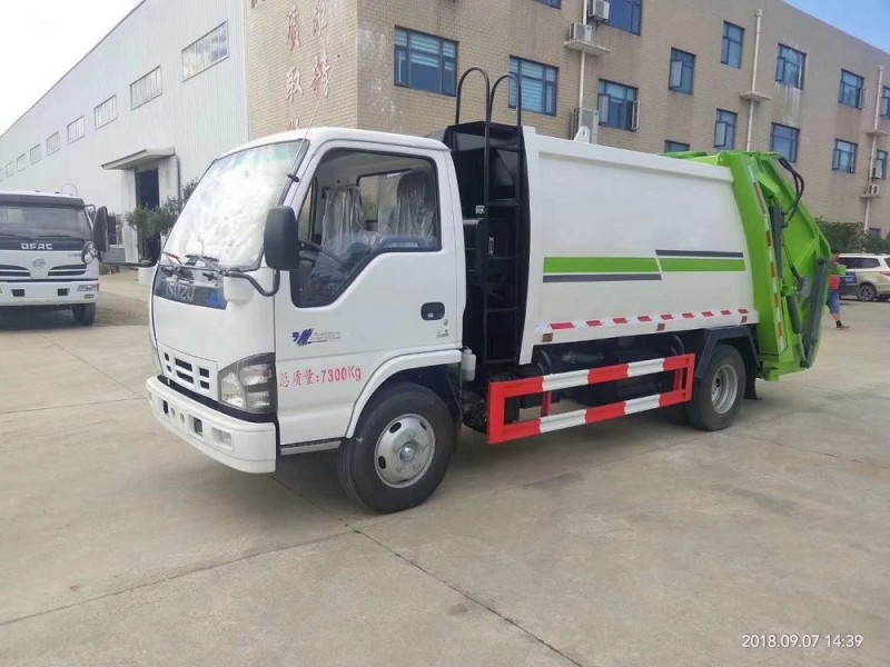 五十鈴4-6方壓縮垃圾車