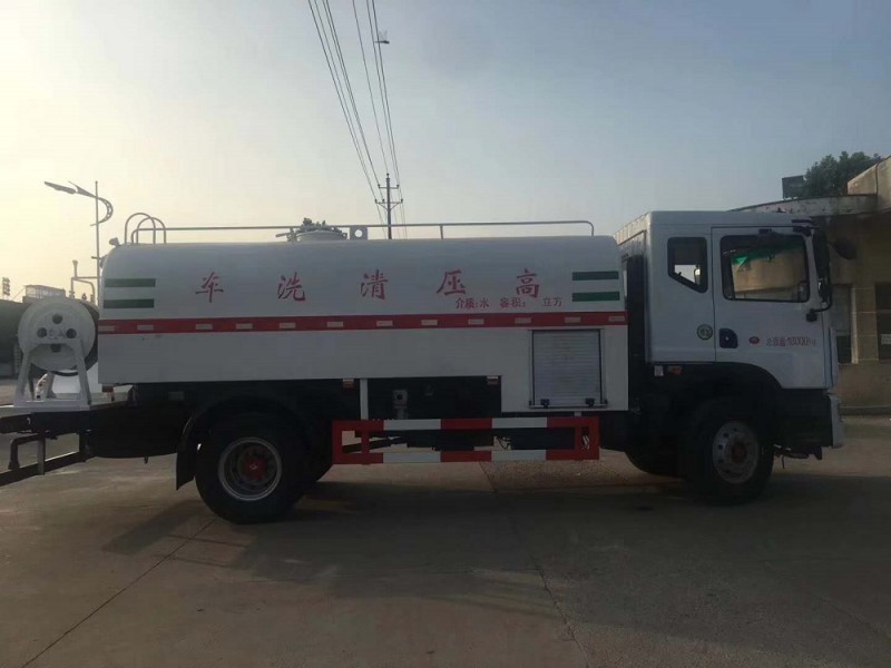 東風(fēng)大多利卡D9高壓清洗車