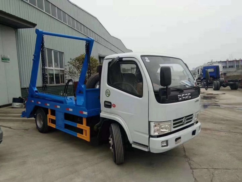 東風(fēng)小多利卡5-6方擺臂垃圾車
