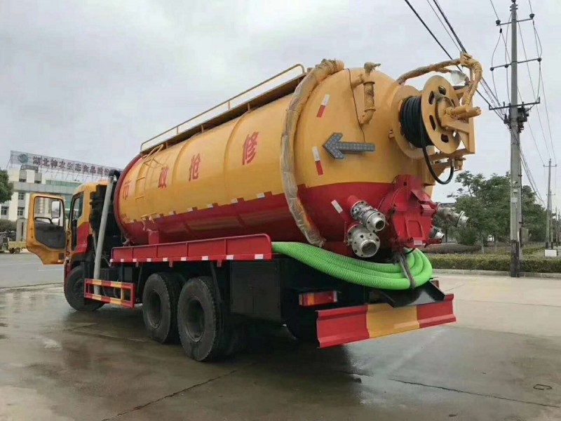 東風(fēng)天龍后八輪20方清洗吸污車