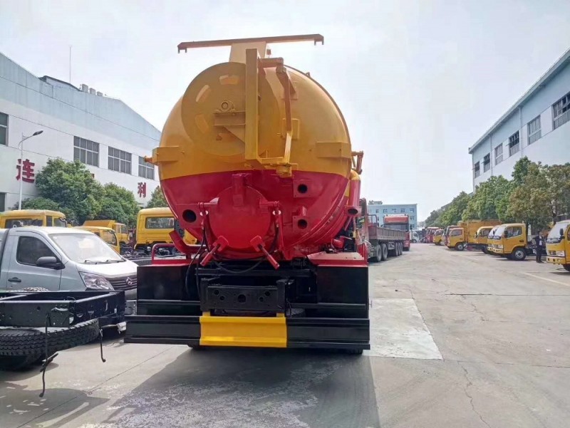 東風(fēng)天龍后八輪20方清洗吸污車