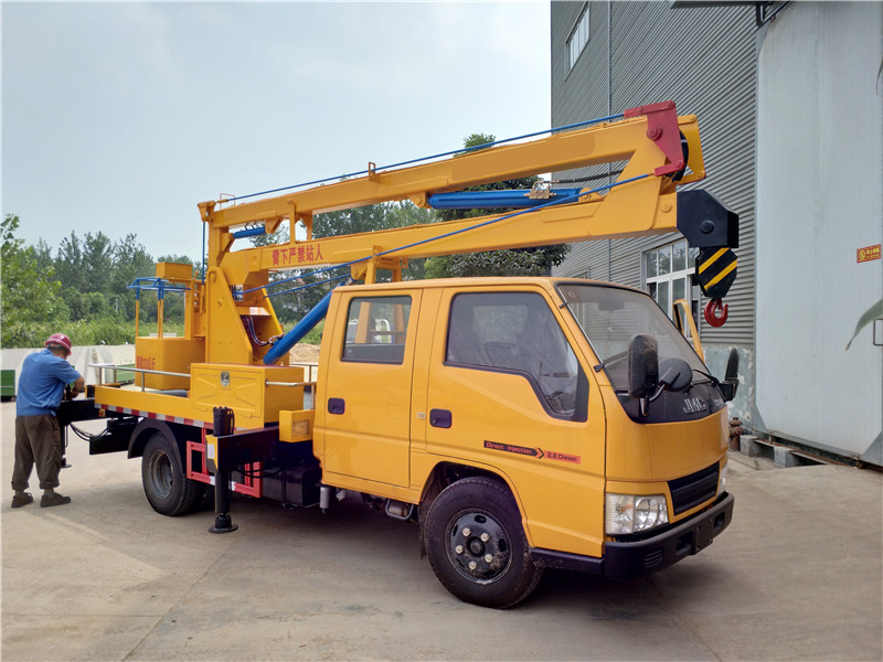 江鈴雙排12米藍牌高空作業(yè)車 江鈴雙排12米藍牌高空作業(yè)車圖片