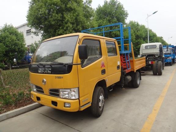 東風雙排座8-10米平臺升降高空作業車 東風雙排座8-10米平臺升降高空作業車圖片