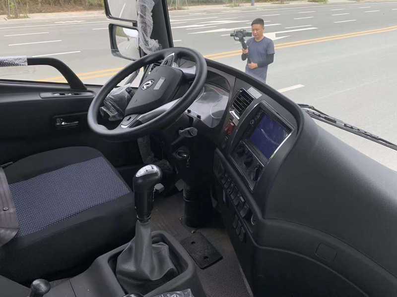 東風(fēng)D17灑水車(12噸) 東風(fēng)D17灑水車(12噸)圖片