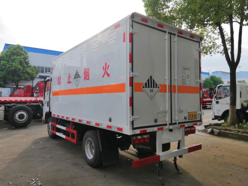 虎V雜項(xiàng)9類(lèi)危險(xiǎn)物品廂式運(yùn)輸車(chē)圖片