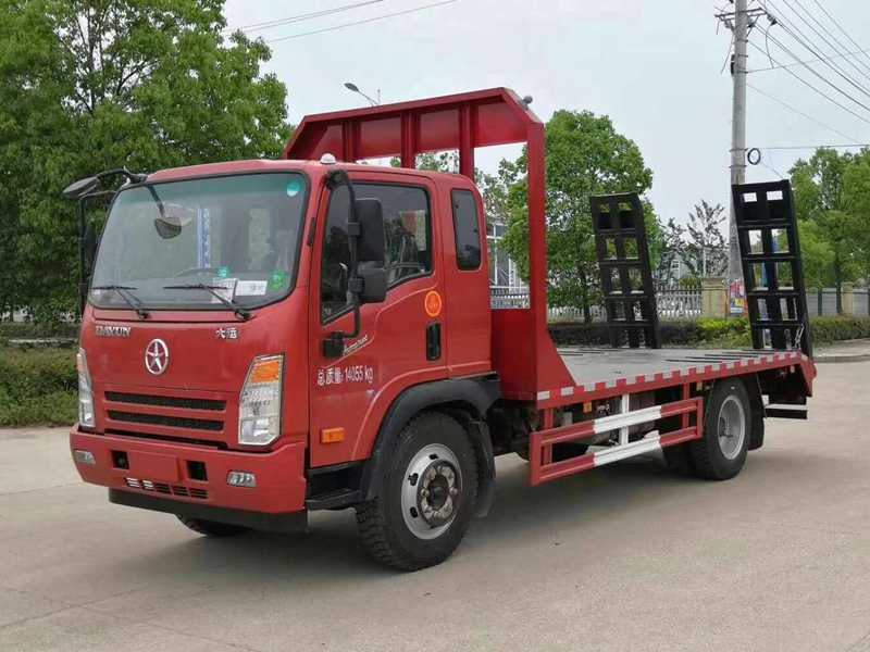 大運(yùn)平板運(yùn)輸車(國(guó)六)