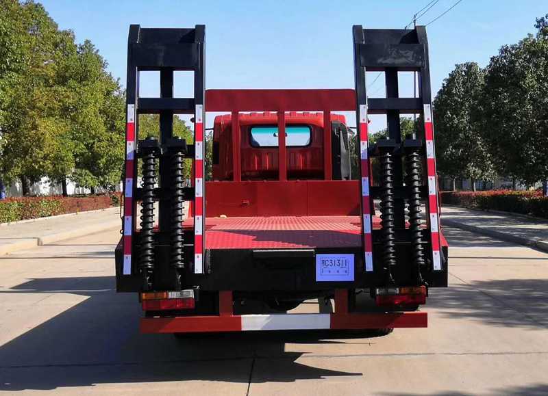 大運(yùn)平板運(yùn)輸車(國(guó)六) 大運(yùn)平板運(yùn)輸車(國(guó)六)圖片