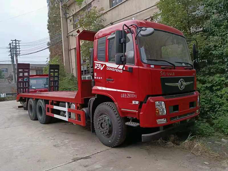 東風(fēng)DV3后八輪平板拖車(chē)