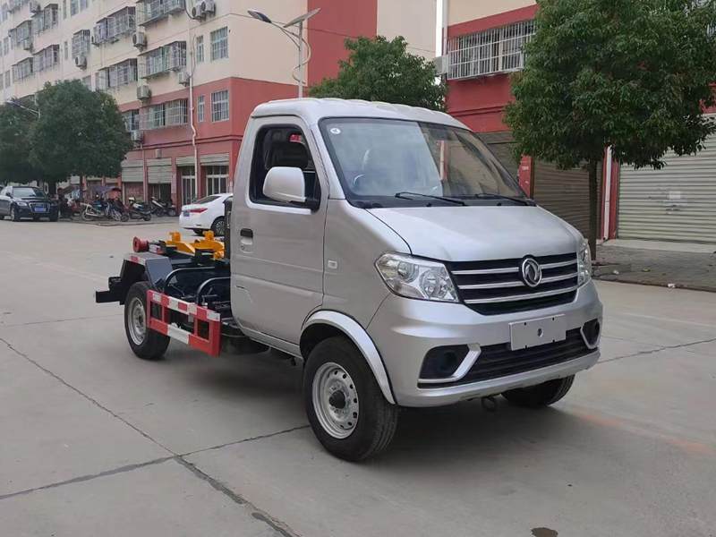 東風(fēng)小康勾臂式垃圾車(軸距2850)